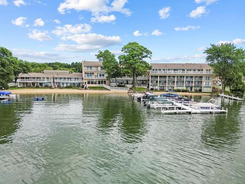13-W5135 Sterlingworth Court, LA GRANGE, WI, 53121 | Card Image