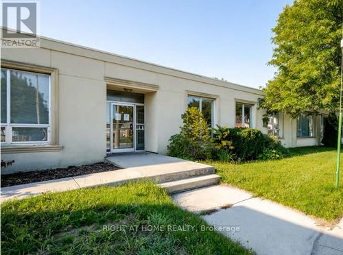 2-649 Ontario St, Stratford, ON, N5A3J6 | Card Image