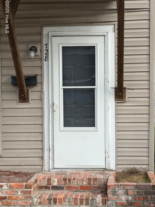 728 West St, New Bern, NC, 28560-4865 | Card Image