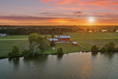 4554 Lakeview Rd, HUSTISFORD, WI, 53034-9715 | Card Image