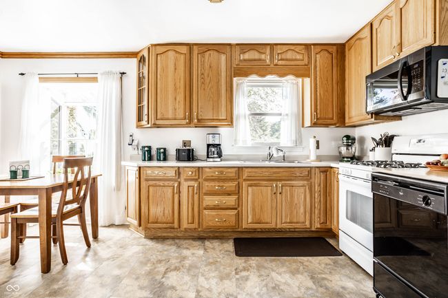 Kitchen | Image 10