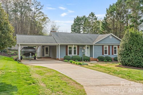 212 Woody Ct, Gastonia, NC, 28056-9571 | Card Image