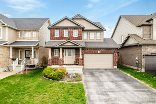 8 Brownley Lane, Angus, ON, L3W0P9 | Card Image