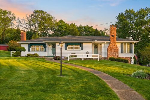 215 Edgewood Dr, Sarver, PA, 16055-9261 | Card Image