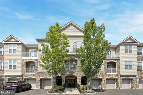 3303-3303 Knox Ct, WARWICK, PA, 18974-6153 | Card Image