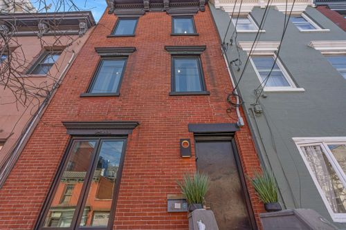157 8th St, Hoboken, NJ, 07030-4161 | Card Image