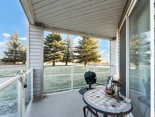 101-1648 Saamis Dr Nw, Medicine Hat, AB, T1C4X1 | Card Image