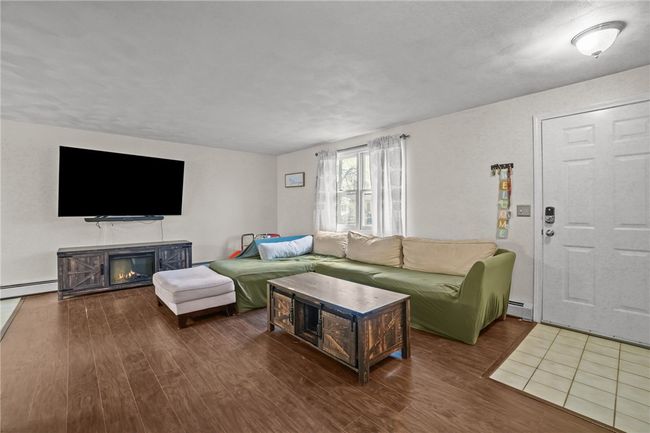 Living Room | Image 4