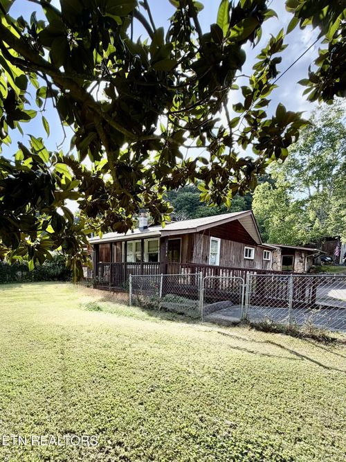 2204 Mentor Rd, Louisville, TN, 37777-4005 | Card Image