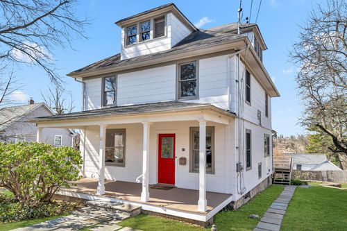 27 Waverly Pl, Valhalla, NY, 10595-1705 | Card Image