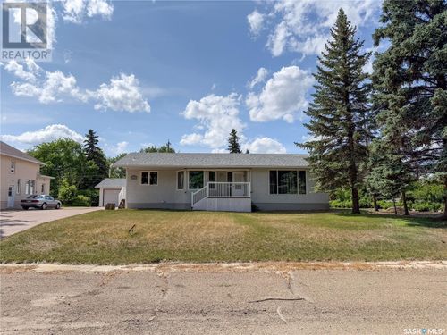 242 Cedar Ave N, Eastend, SK, S0N0B4 | Card Image
