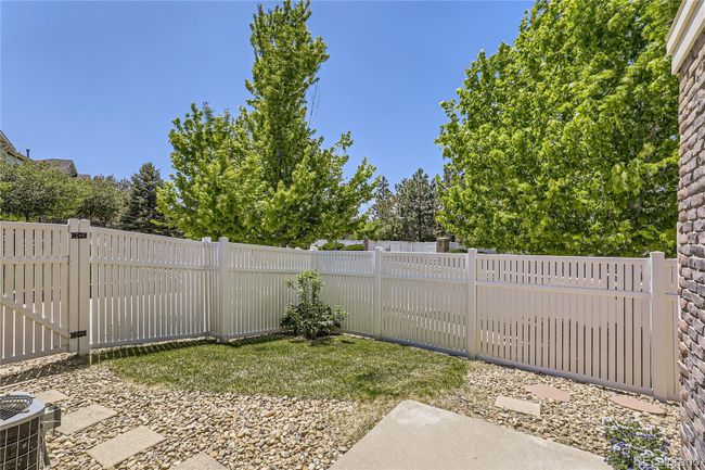 Yard with gate to the back | Image 27