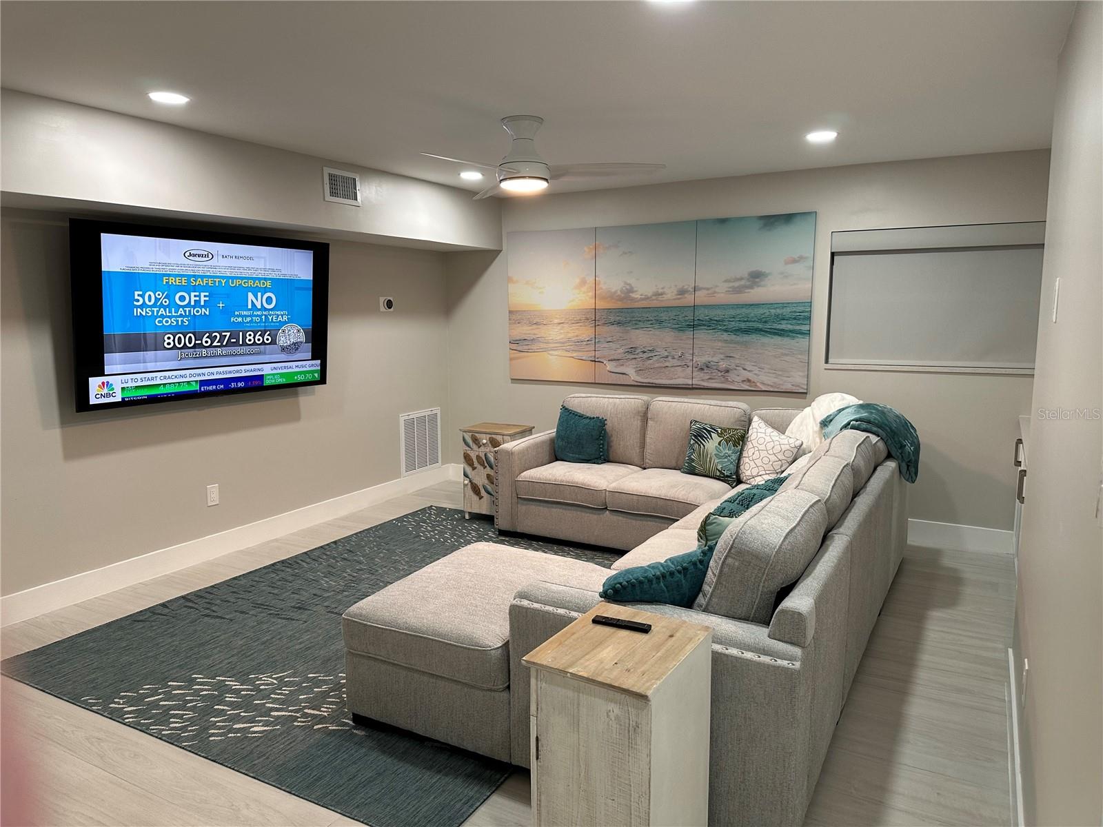 Residential Lease in CLEARWATER BEACH 3