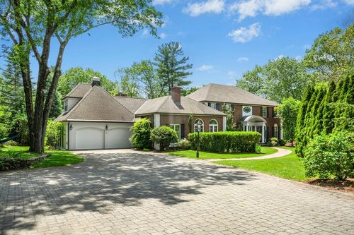 11 Scotch Pine Cir, Wellesley, MA, 02481-1259 | Card Image