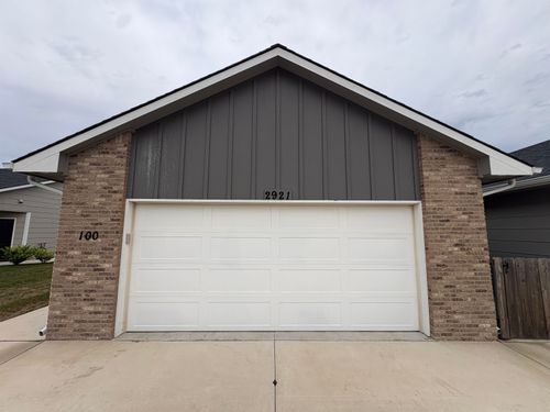2921 S Maize Ct, Wichita, KS, 67215-8909 | Card Image