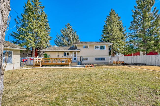 5407 Ladbrooke Drive Sw, Home with 3 bedrooms, 1 bathrooms and 6 parking in Calgary AB | Image 25