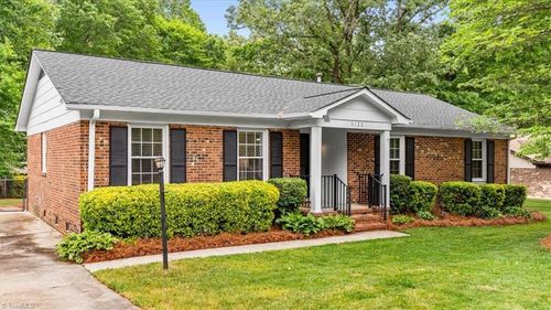 5122 Cheviot Rd, Greensboro, NC, 27455-2224 | Card Image
