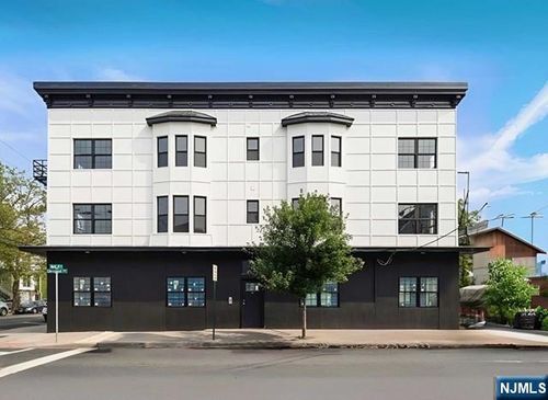 101 N N 3rd St, East Newark, NJ, 07029-1305 | Card Image