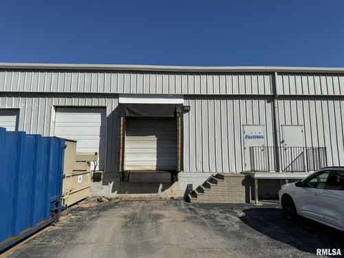 a-5105A Tremont Ave, Davenport, IA, 52807-1004 | Card Image