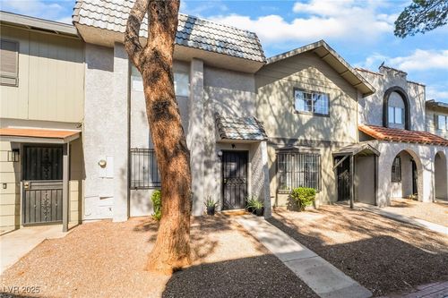 887 Stratton Ln, Las Vegas, NV, 89110-2370 | Card Image