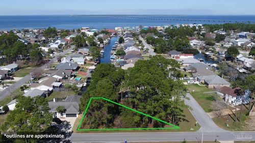 3212 Duke Dr, Gulf Breeze, FL, 32563-4945 | Card Image