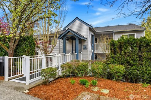 d105-12720 Ne 10th Place Ne, Bellevue, WA, 98005 | Card Image