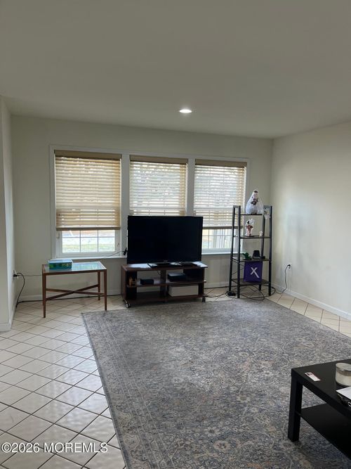 27C Benjamin Franklin Dr, Monroe, NJ, 08831-5422 | Card Image