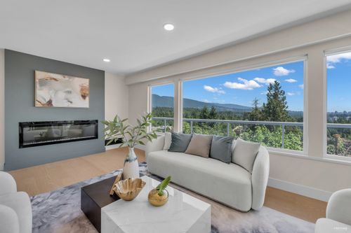 818 Younette Dr, West Vancouver, BC, V7T1S9 | Card Image