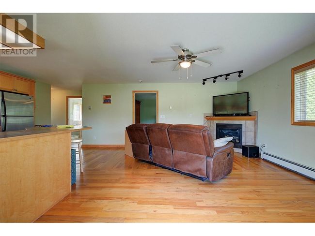 215 Arab Rd, House other with 8 bedrooms, 6 bathrooms and 5 parking in Kelowna BC | Image 49
