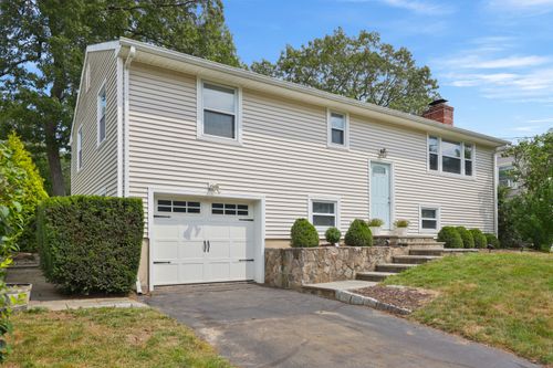 66 Valley View Rd, Norwalk, CT, 06851-1044 | Card Image