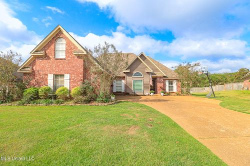 209 Crown Point Cir, Pearl, MS, 39208-7033 | Card Image