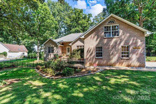 7538 Golf Course Dr S, Denver, NC, 28037-9107 | Card Image