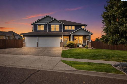 2000 S Sheppard St, Kennewick, WA, 99338-1996 | Card Image