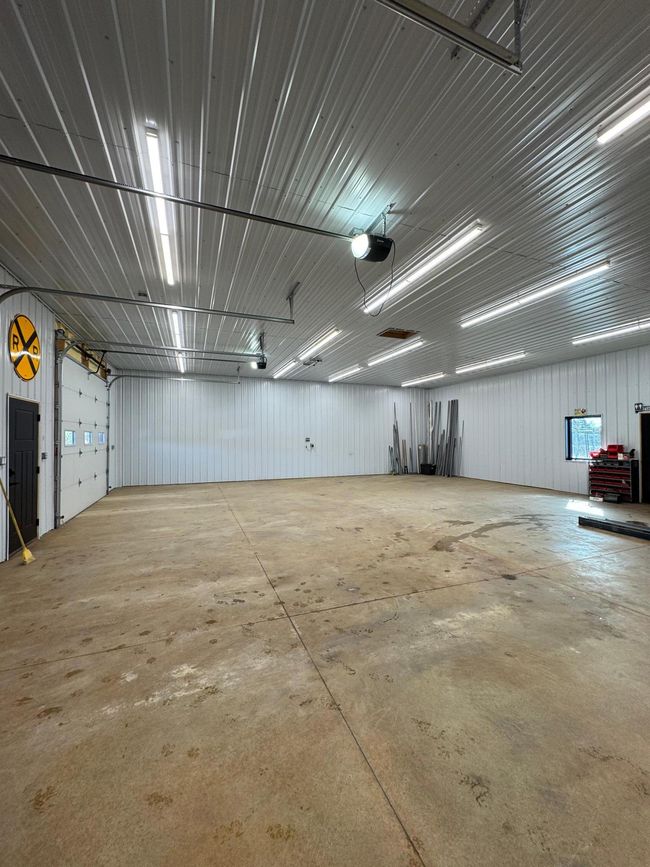 46' x 40' garage / shop space! 5" slab in this garage space. | Image 47