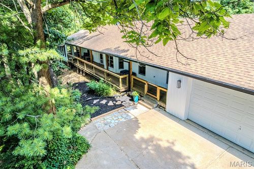 416 Henrys Trce, Pacific, MO, 63069-2300 | Card Image