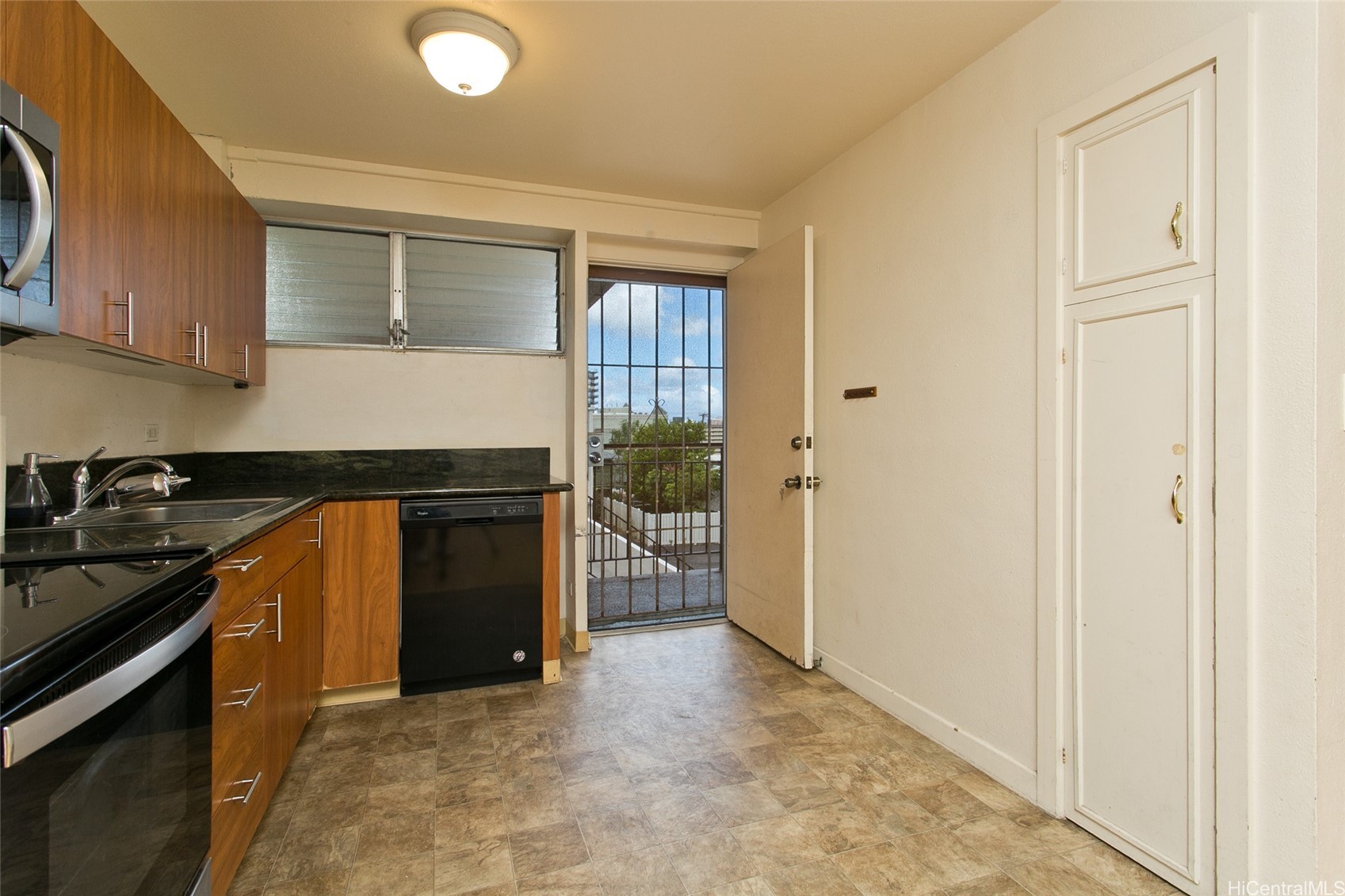 Residential in Honolulu 4