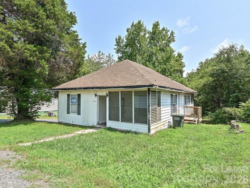 610 N Pear St, Gastonia, NC, 28054-3257 | Card Image