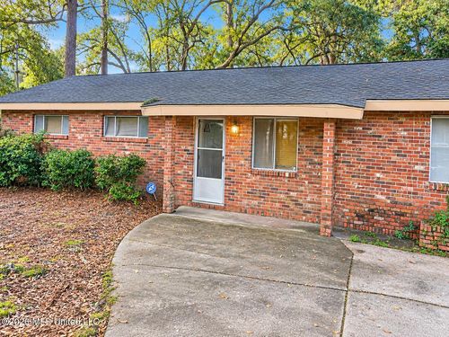 5825 Gregory St, Moss Point, MS, 39563-5523 | Card Image
