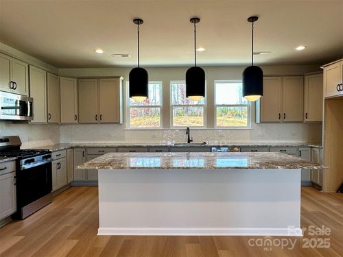 brx0072-246 Ferebee Pl, Charlotte, NC, 28213-0072 | Card Image