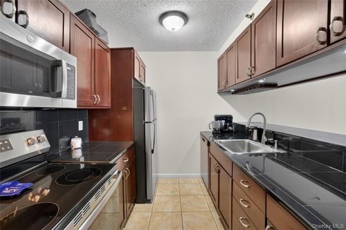 1007-25 Rockledge Ave, White Plains, NY, 10601-1214 | Card Image