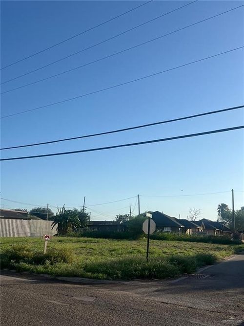 00 S Efren Ramirez, Roma, TX, 78584 | Card Image