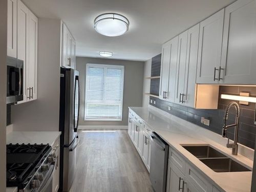 c104-1910 Chestnut Ave, Glenview, IL, 60025-1656 | Card Image