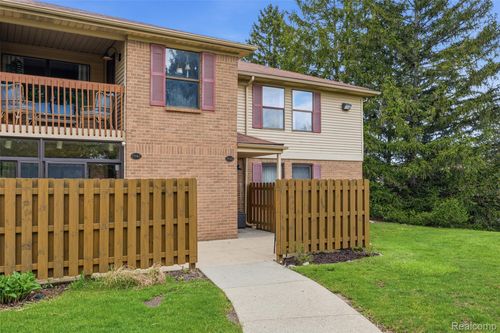 19145 Surrey Ln, Northville, MI, 48167-3137 | Card Image