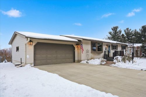 451 E Johnson St, River Falls, WI, 54022-3020 | Card Image