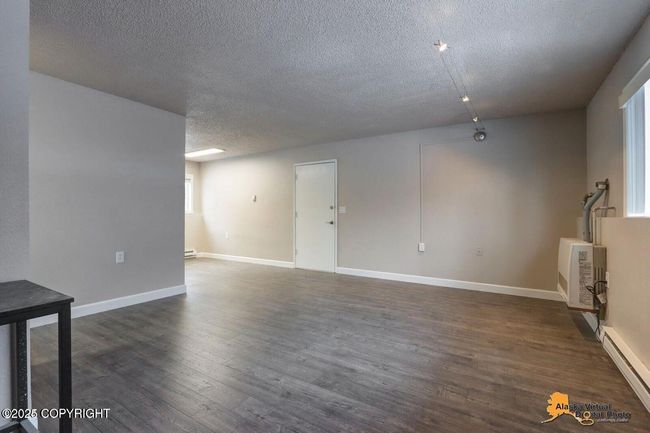Living Area 4 | Image 12