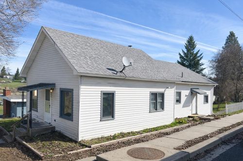 204 N Howard St, Tekoa, WA, 99033-5139 | Card Image