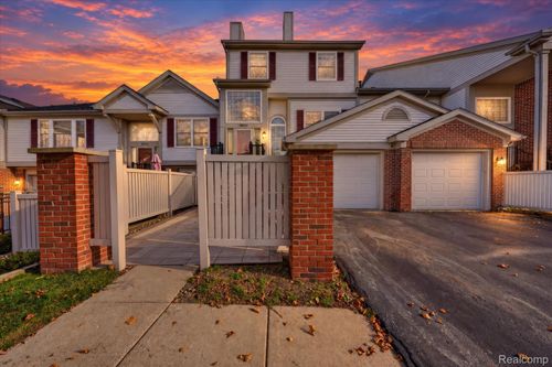 49846 Pointe Xing, Plymouth, MI, 48170-6435 | Card Image