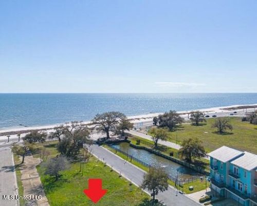 4 W Beach Blvd Southernpointe Boulevard, Long Beach, MS, 39560 | Card Image