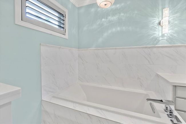 Bathroom with crown molding | Image 13