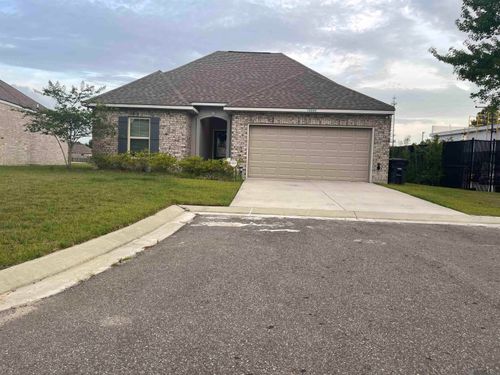 10004 Ole Millstead Ct, Baton Rouge, LA, 70816-8021 | Card Image